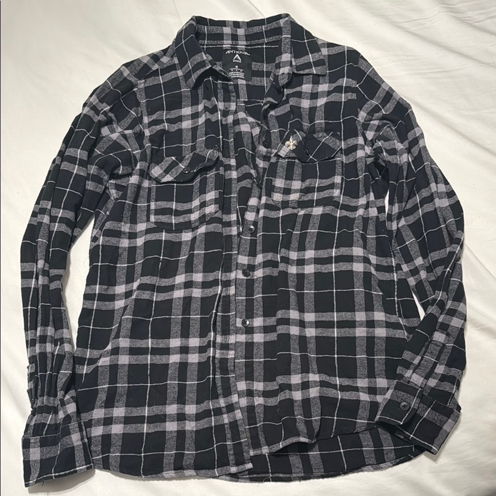 Black & grey flannel with ⚜️